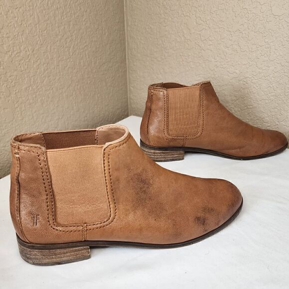 Frye- Carly Chelsea Ankle Camel Leather Pull On Neutral Booties, Size 8M - Picture 5 of 10